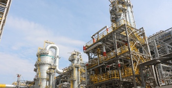 На «ЗапСибНефтехиме» получен первый полиэтилен из собственного сырья